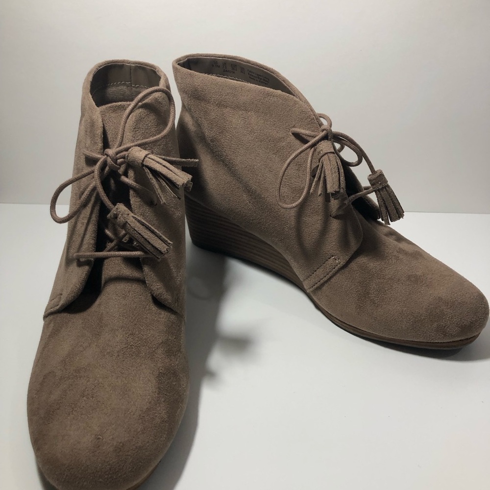 New Dr. Scholl's Women's Tan Wedge Ankle Boots with Boho Fringe Tassels Size 9.5